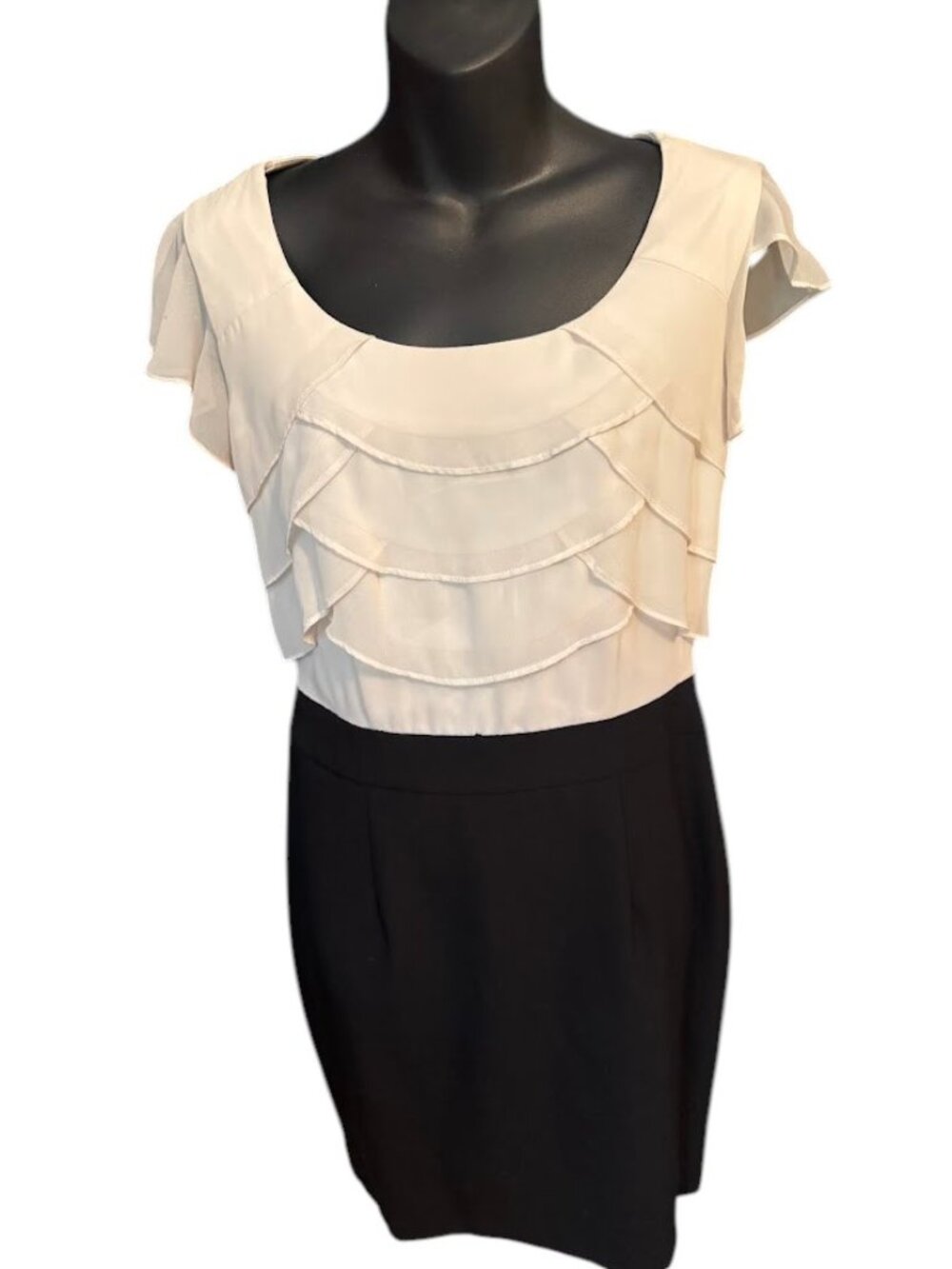 AB Studio Black & Ivory Ruffle Sheath Dress Size 6 | Colorblock Career Cocktail